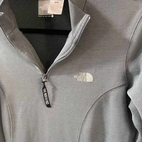 The North Face Gray Fitted Quarter Zip Jacket - Picture 2 of 4